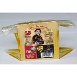 Queso  en aceite de oliva - 1/4 de queso grande El abuelo calderero. 0,600 kg aprox