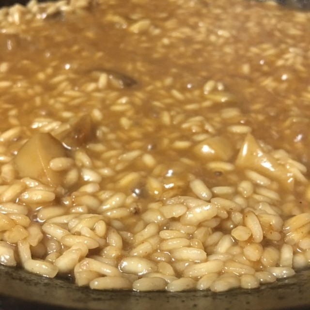 Arroz cremoso de queso y rabo de toro