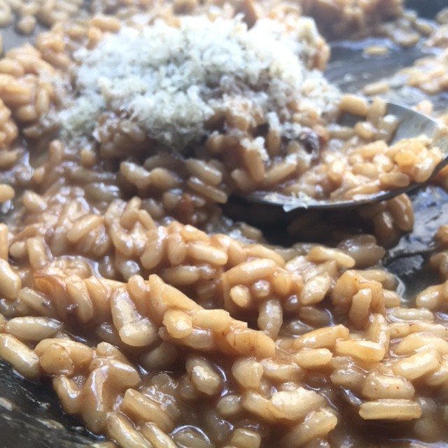 Arroz cremoso de queso y rabo de toro
